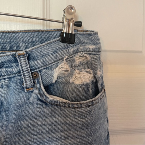 Gap Relaxed Boyfriend Jeans - Picture 5 of 6